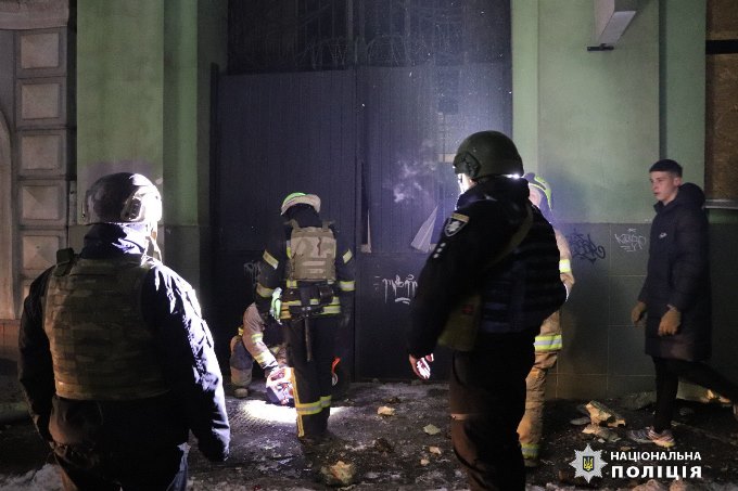 Новини Харкова: поліція працює на місці ракетного удару